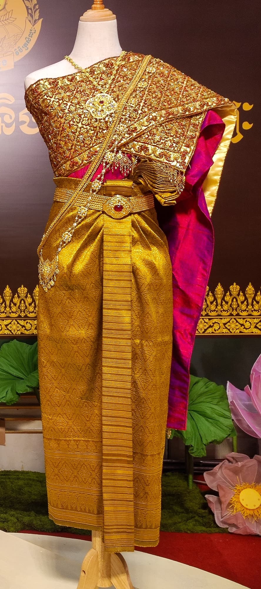 Wedding stills — traditional dress